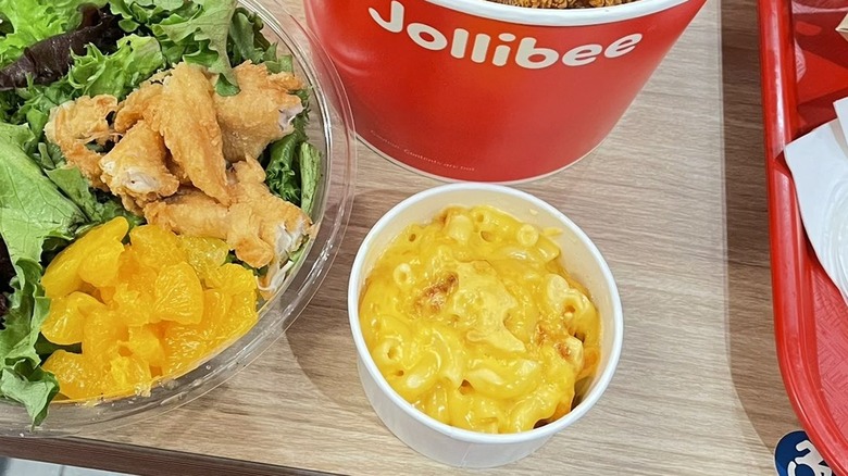 Jollibee Mac 'n Cheese and other food