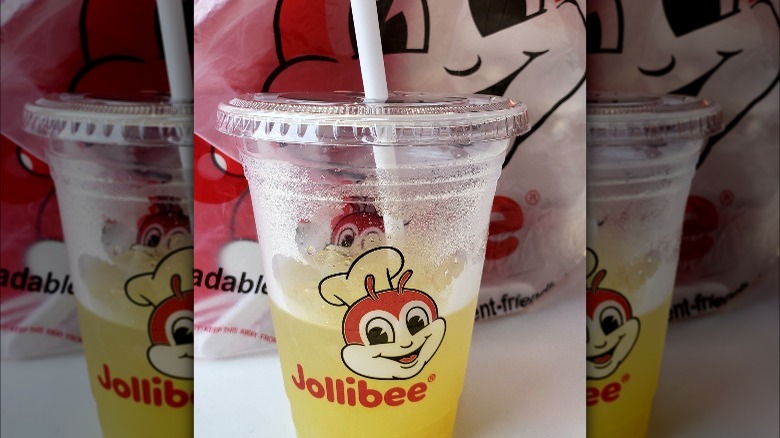 A Jollibee Pineapple Quencher