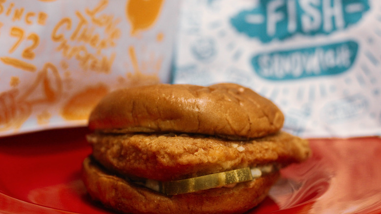 popeyes cajun flounder fish sandwich