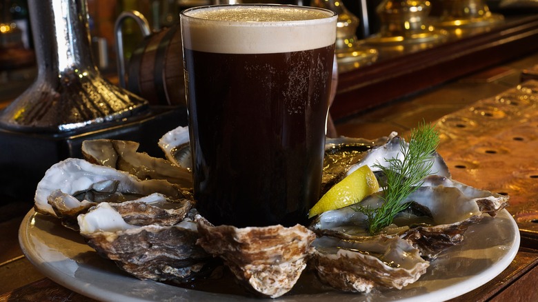 stout and plate of oysters