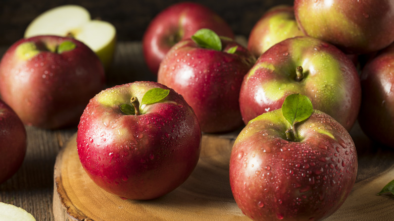 The Red Delicious Apple Grown at Apple Holler