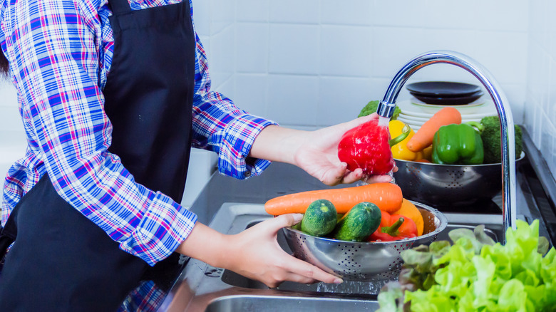 washing produce