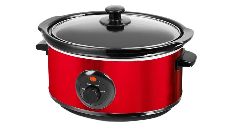 Red slow cooker appliance