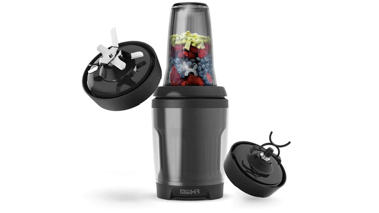 personal blender with two lids