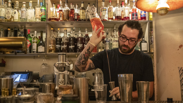 Bartender working in Dante