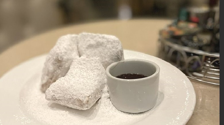 beignets and chocolate sauce