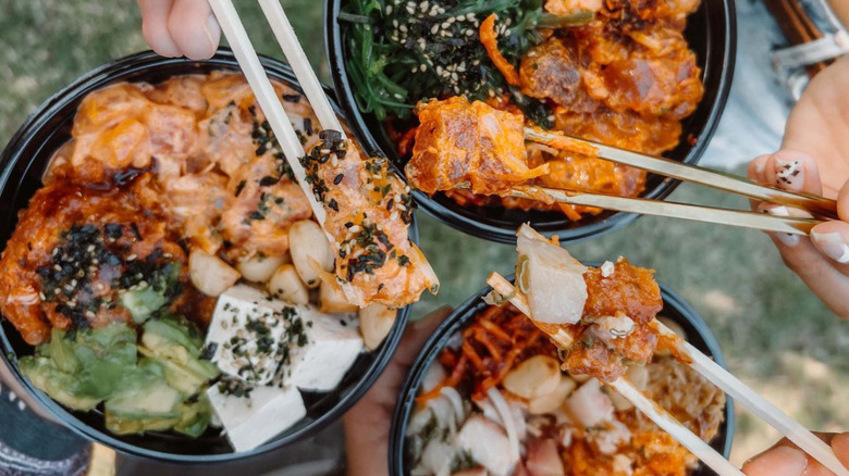 spicy poke bowls with sauce