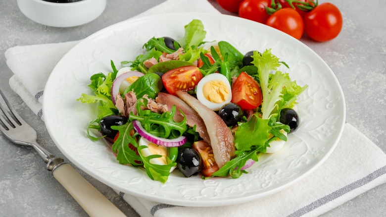 French Niçoise salad