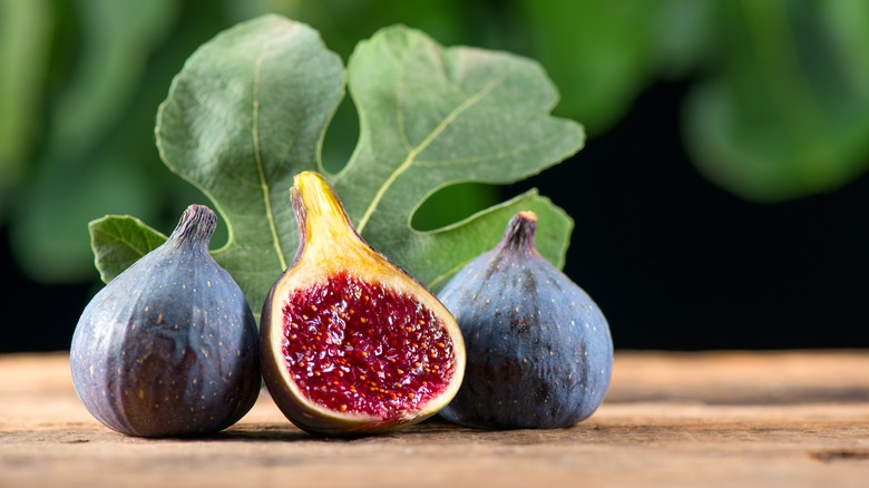 Figs on wooden counter