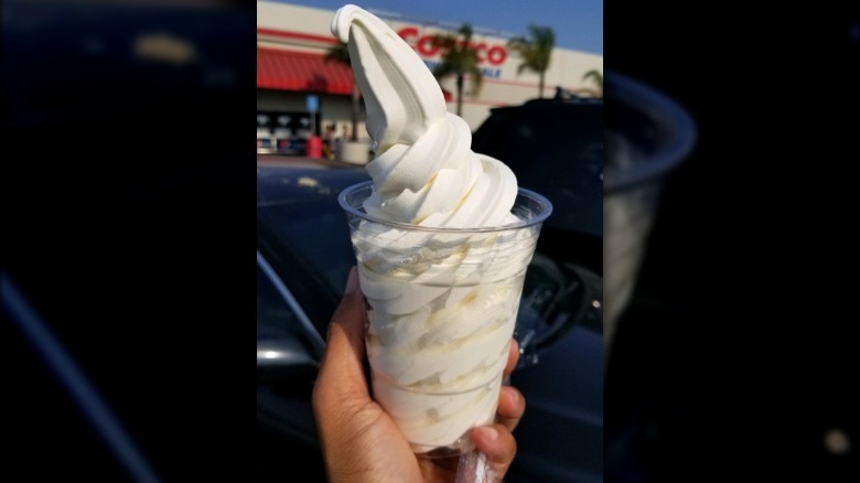 Vanilla ice cream in cup