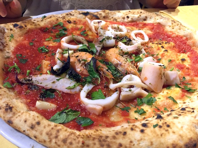 9. L'Antica Pizzeria Port'Alba, Naples