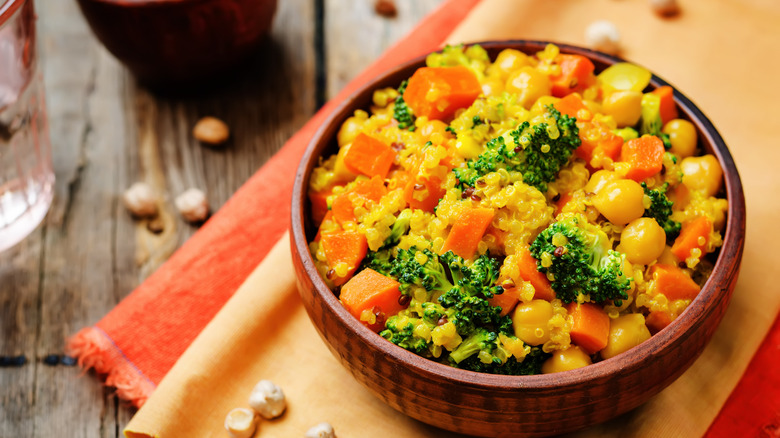 Curry quinoa and vegetables