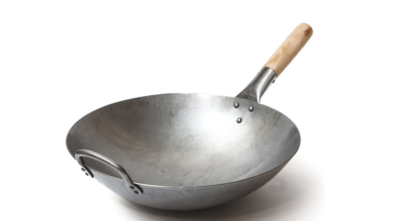 hammered steel wok with wooden handle