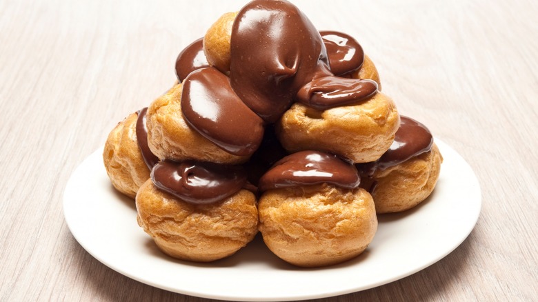 Profiteroles