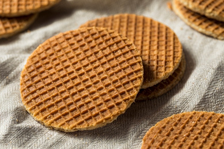 United Airlines Removes Stroopwafels From the Menu, Passengers Revolt