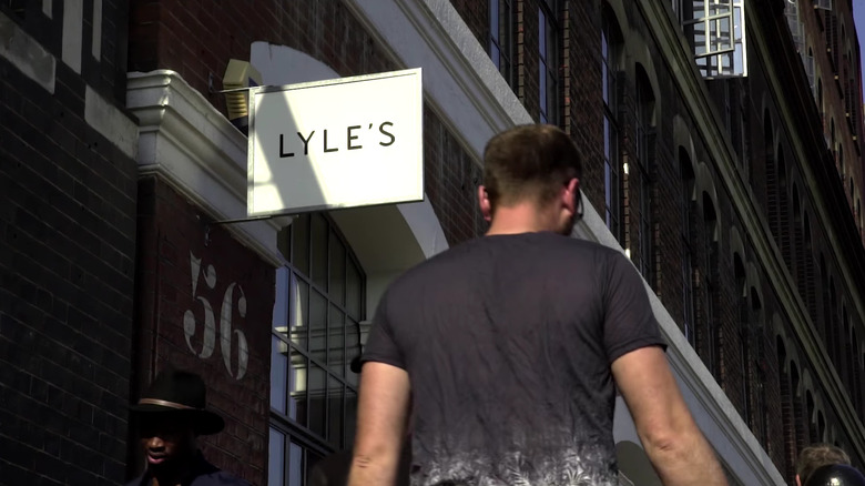 Lyle's sign