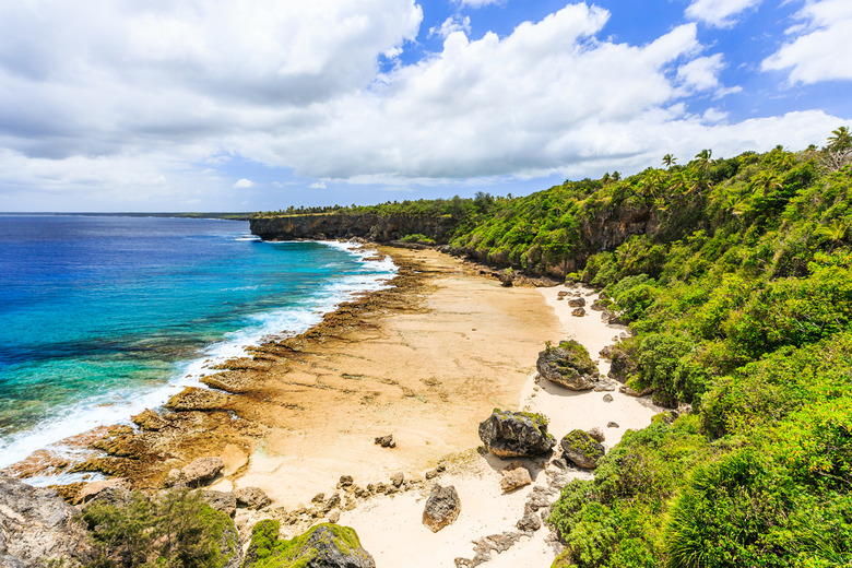 Tonga (61,000 visitors)