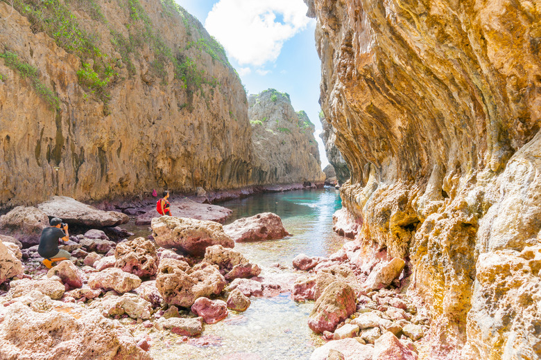 Niue (8,000 visitors)