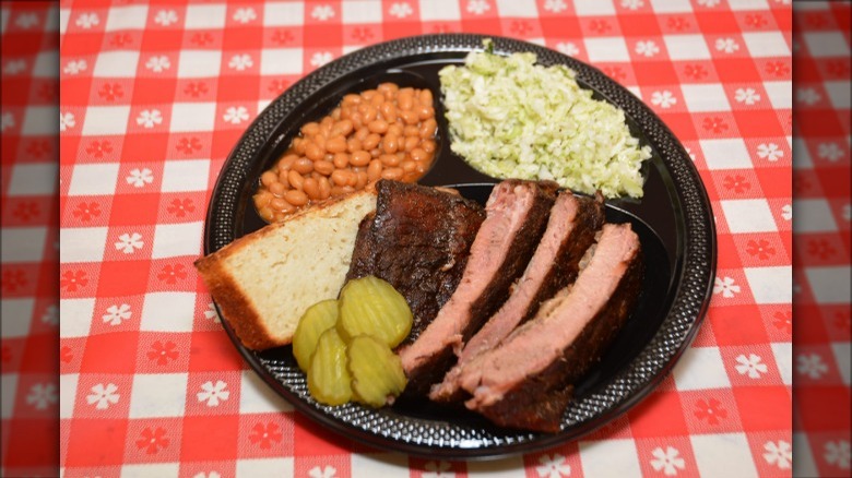 Whitt's barbecue rib plate