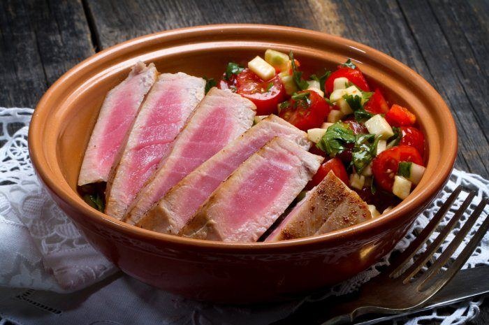 Zesty Grilled Tuna With Fresh Tomato Salsa