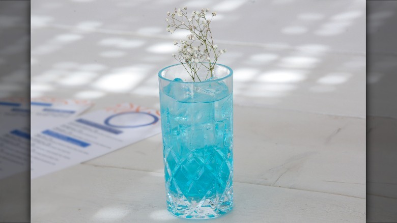 angelo azzurro cocktail in glass