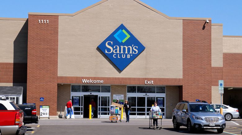 Sam's Club storefront and signage