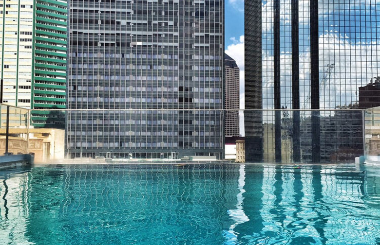 Infinity Pool at The Joule (Dallas, Texas)