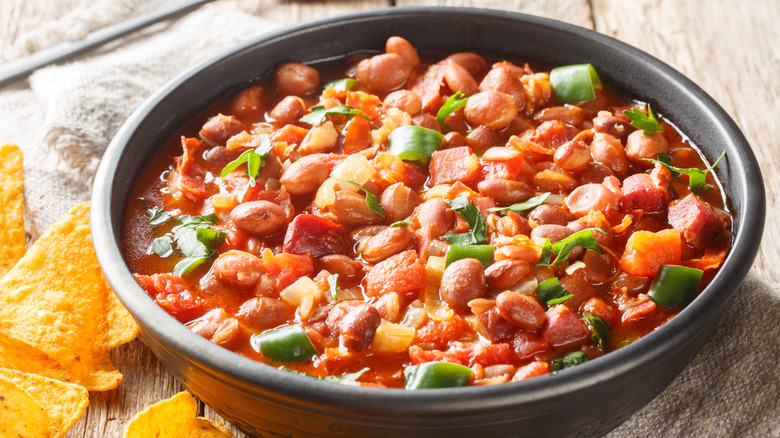 Bowl of cooked pinto beans