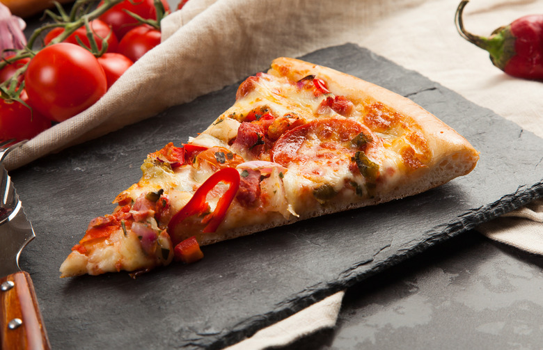 Oven With Pizza Stone