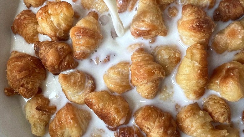 croissant cereal with milk