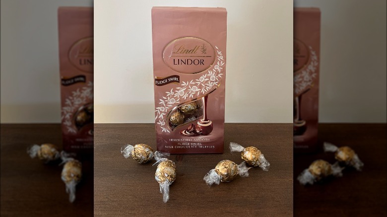 Lindt Lindor fudge swirl truffles