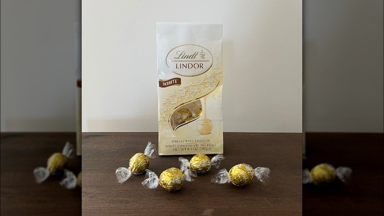 Lindt Lindor white chocolate truffles