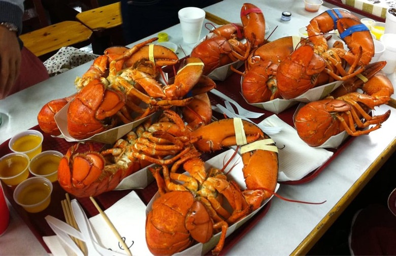 New Hampshire: Boiled Lobster, Brown's Lobster Pound (Seabrook)