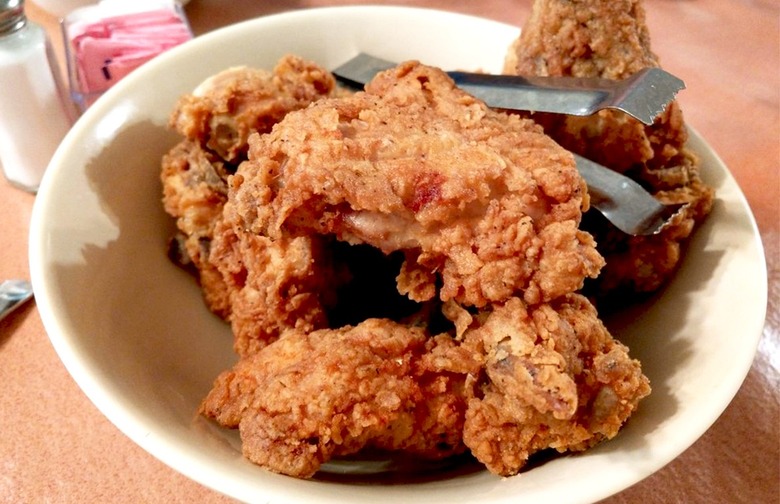 Arkansas: Fried Chicken, Monte Ne Inn Chicken (Rogers)