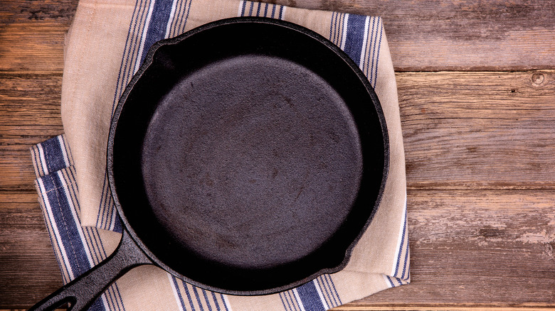 Empty cast iron skillet