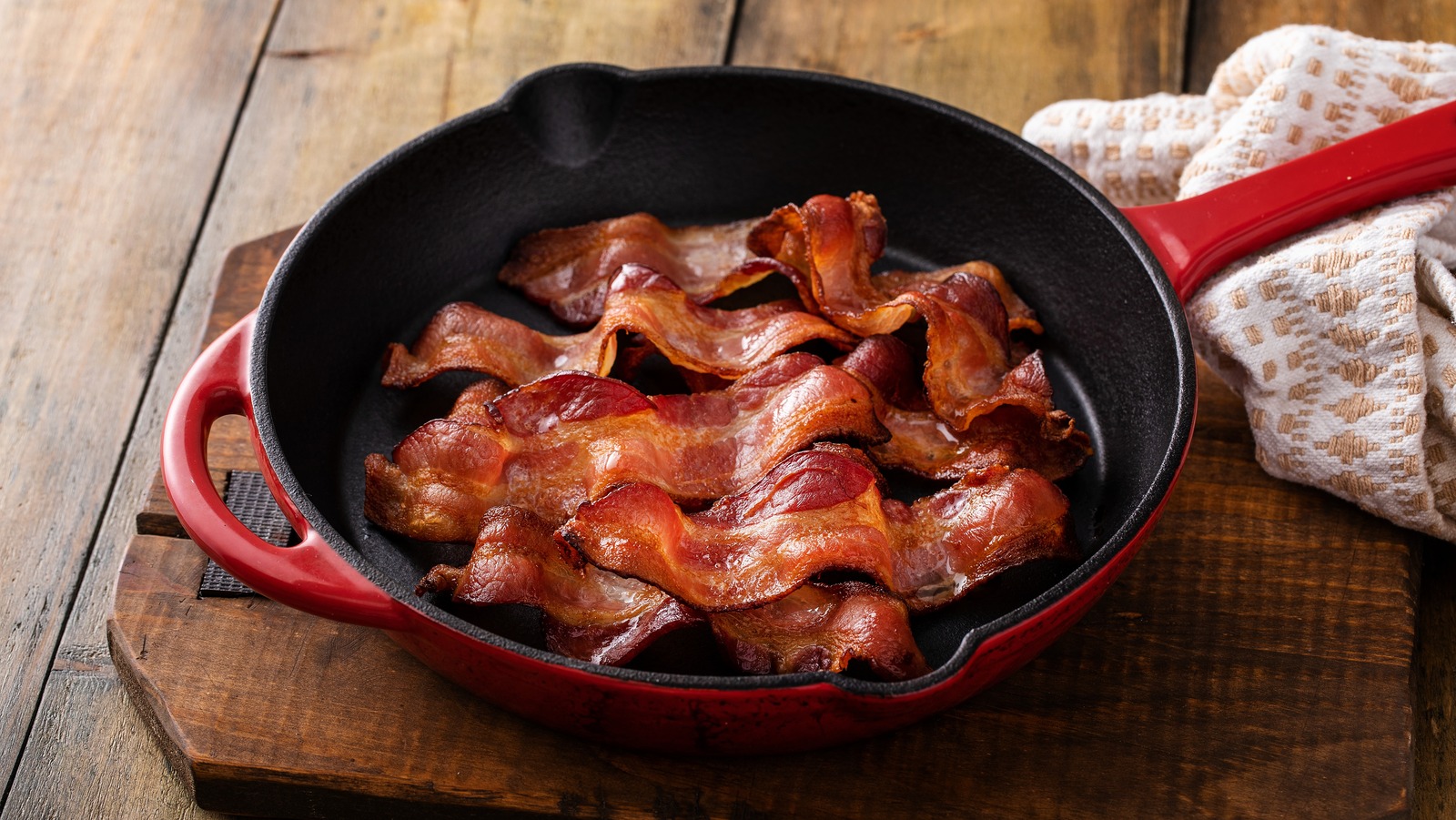 The Added Bonus Of Cooking Bacon In A Cast Iron Pan