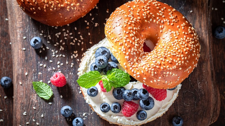 Bagel with cottage cheese, fruit