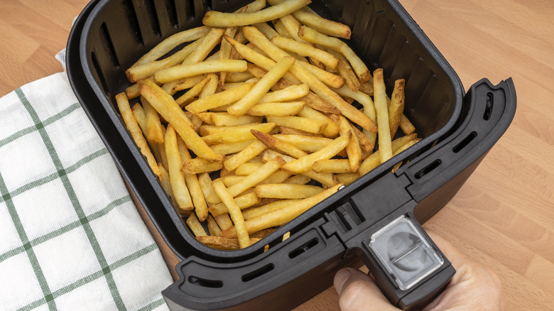 Fries in the air fryer 