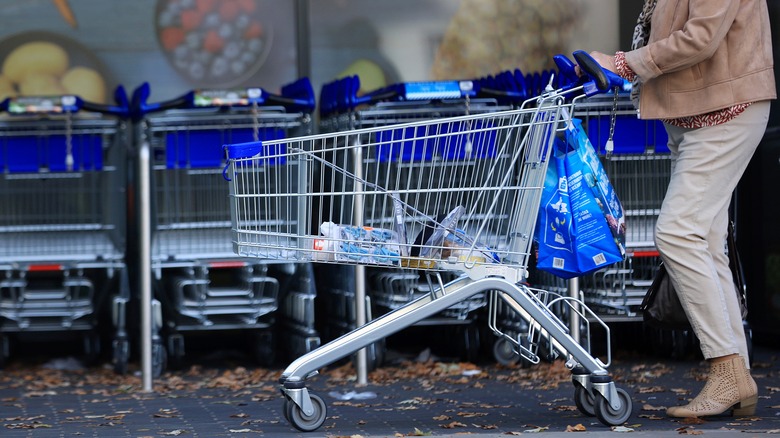 returning shopping cart