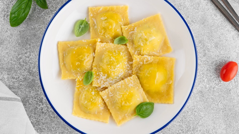 Ravioli with herbs and cheese