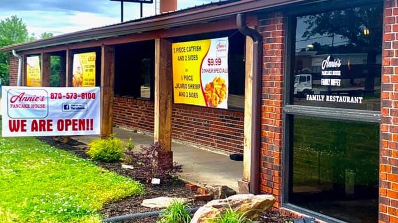 Annie's Pancake House Family Buffet store front