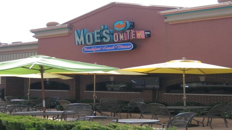 Moe's on Ten restaurant building