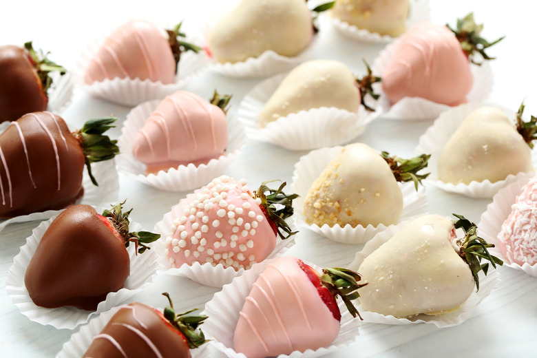 Easiest Chocolate Covered Strawberries