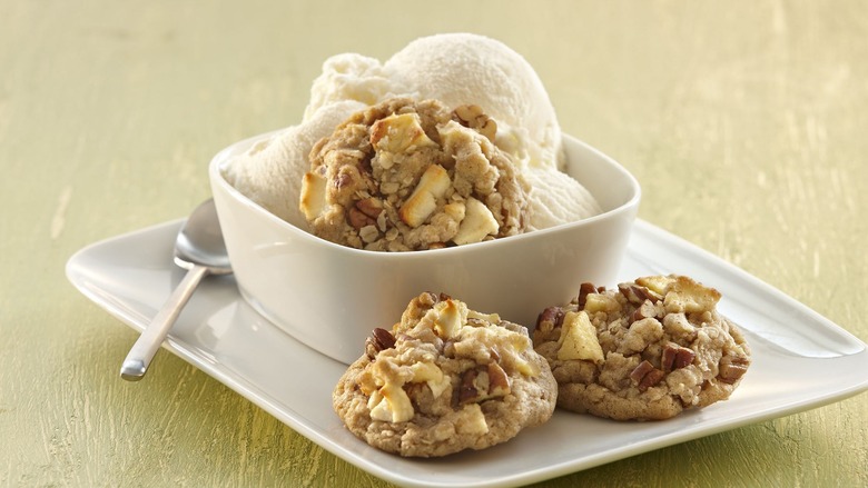 Apple Crisp Oatmeal Cookies