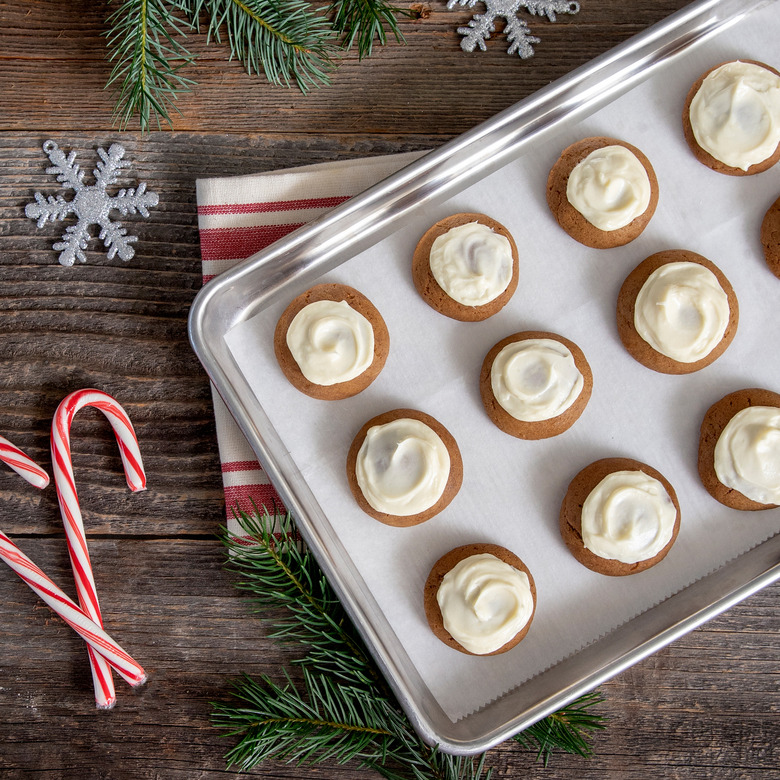 Gingerbread Cookies With Cream Cheese Frosting