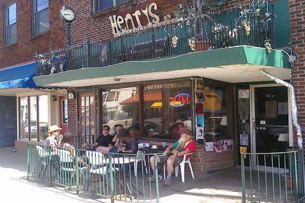 Best Shop Near University of Kansas: Henry's Coffee Shop