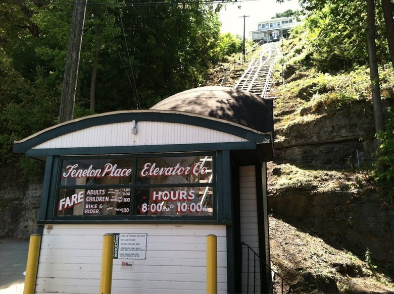 Iowa: Fenelon Place Elevator (Dubuque)