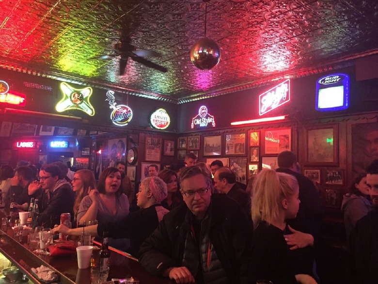 Illinois: Richard's Bar (Chicago)