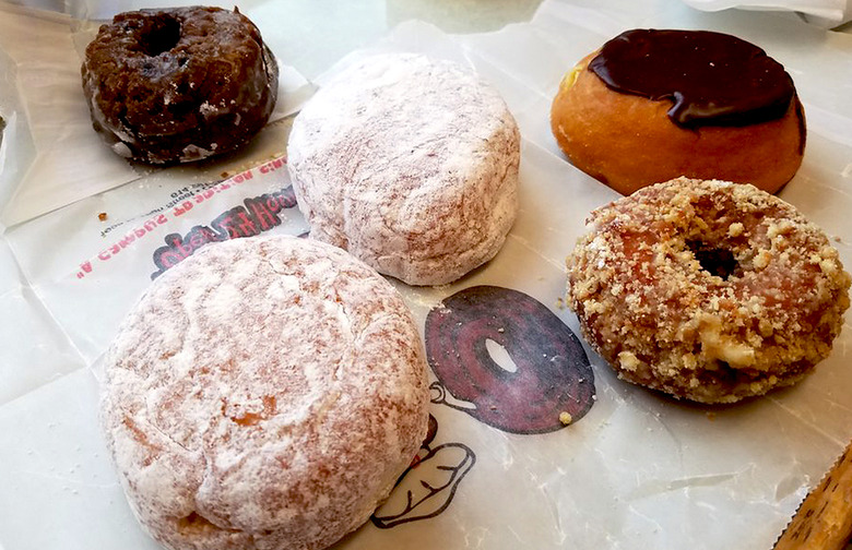 Ohio: Buckeye Donuts (Columbus)