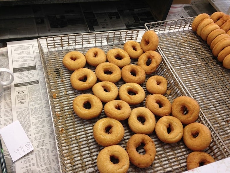 New Hampshire: Muriel's Donuts (Lebanon)